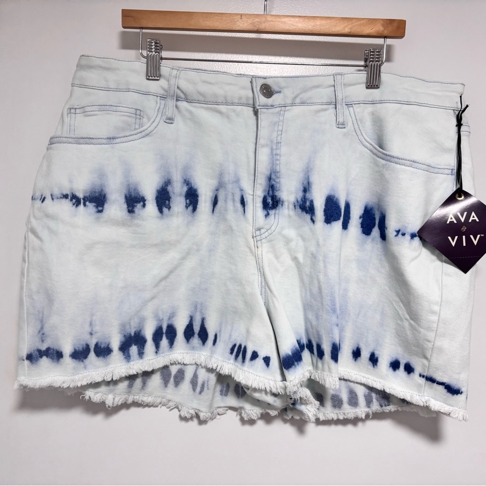 Ava & Viv Women's Blue and White Tie-Dye Jean Shorts - Picture 1 of 6